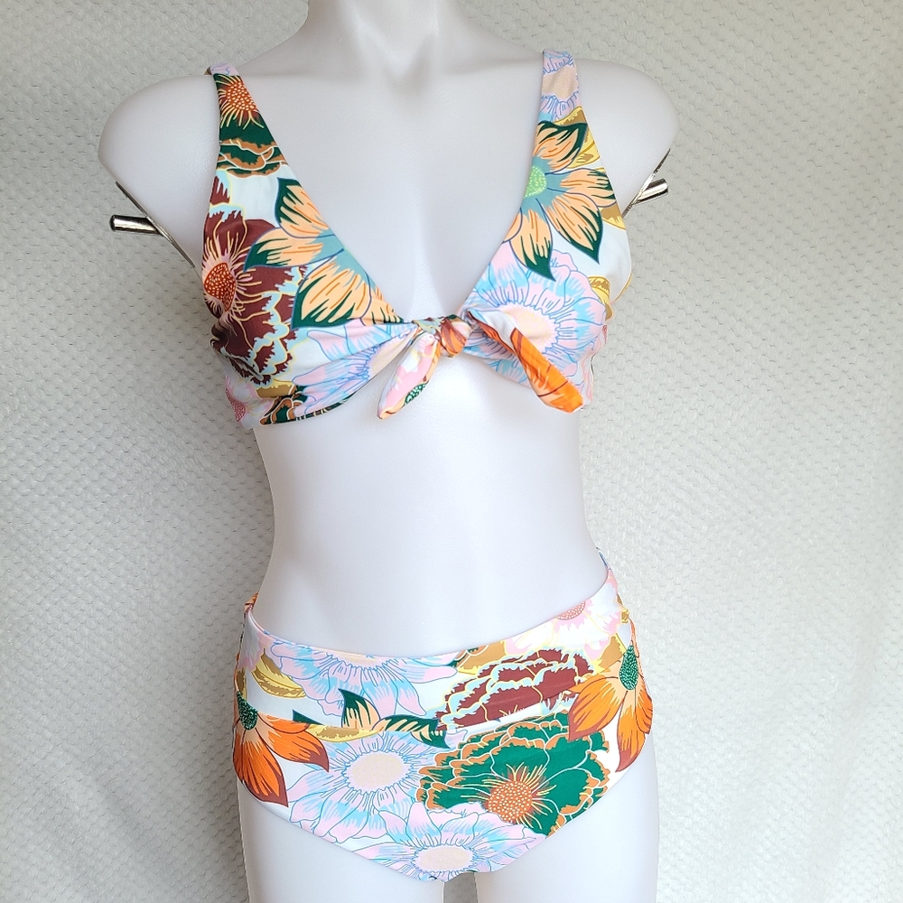 NWOT Floral Print Bikini